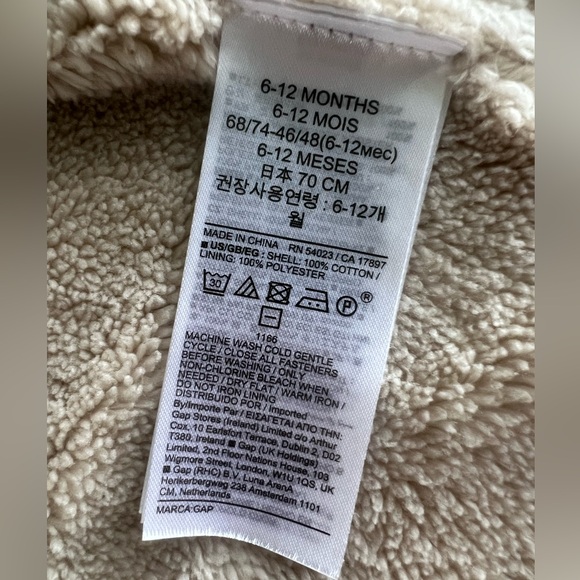 Gap cozy Sherpa lined hooded sweater 6-12 months - Picture 3 of 3